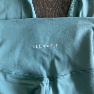 Flexxfit Luxe Leggings in Seafoam